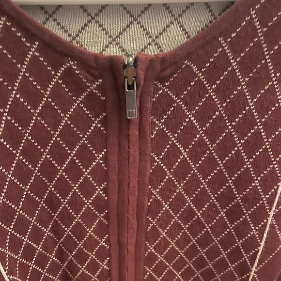 Liz Claiborne maroon and tan grid pattern zip up sweater - Picture 2 of 4